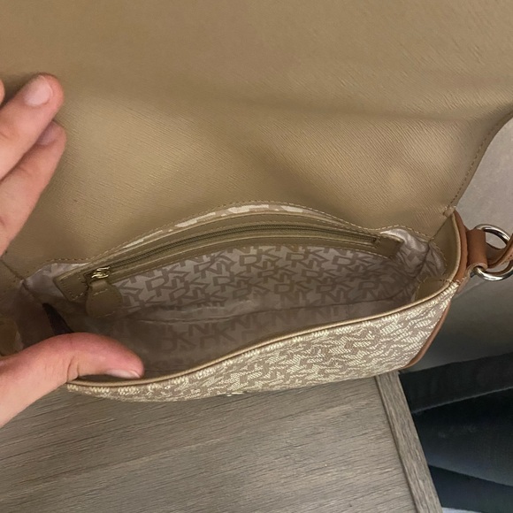 DKNY PURSE - Picture 4 of 4